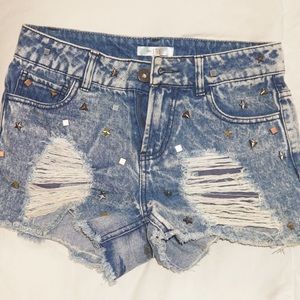 DISTRESSED DENIM SHORTS